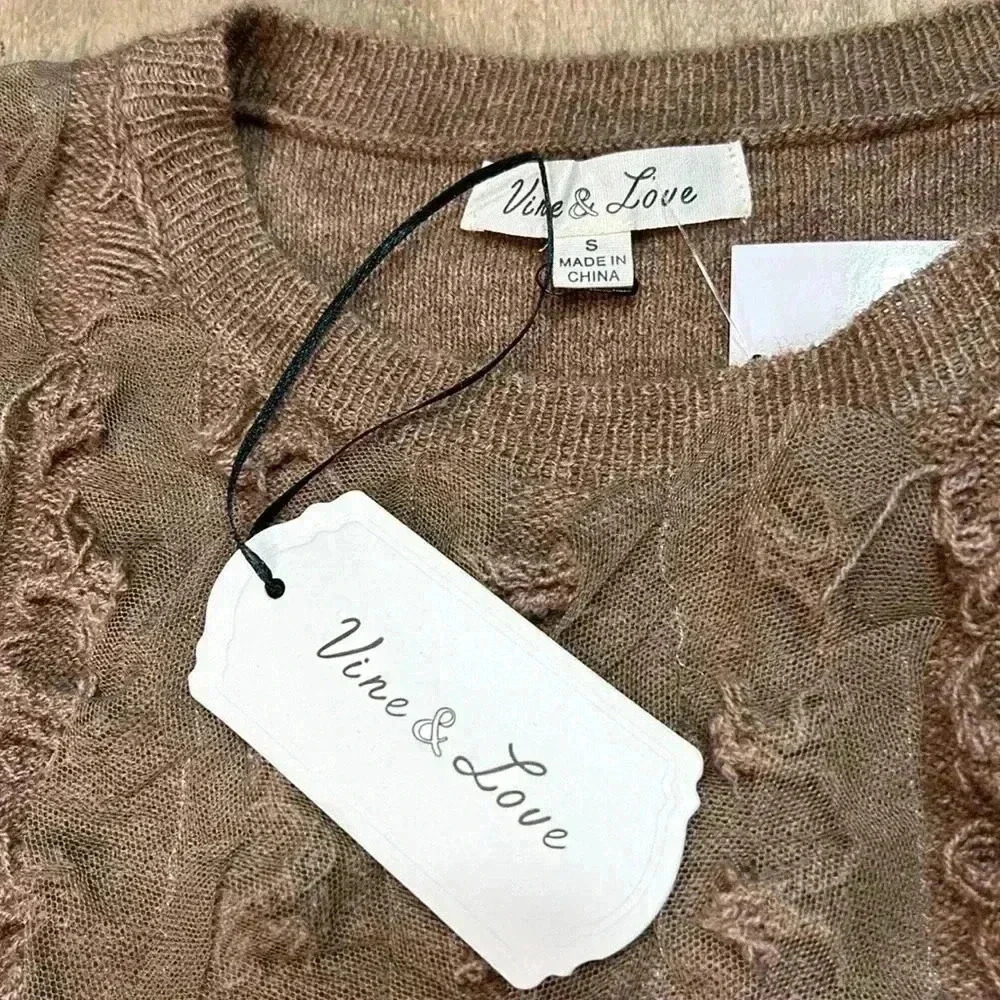 Vine & Love sweater, size Small. NWT. - Picture 4 of 6
